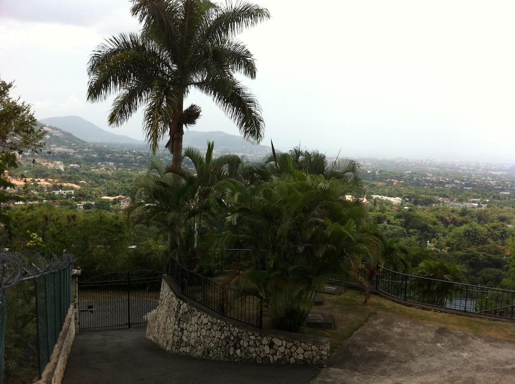Hill Top Kingston Jamaica Esterno foto